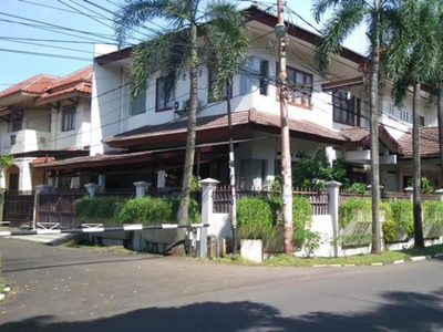 Disewa Rumah Cantik ,Siap Huni di Bintaro Jaya 2