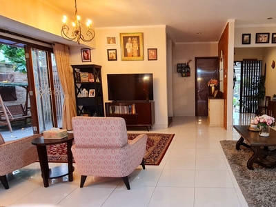 Dijual Rumah Cantik Siap Huni Sudah renovasi Di Discovery Residen