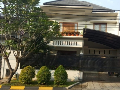 Dijual Rumah Cantik,mewah,pinggir jalan di Pondok Indah Jakarta S