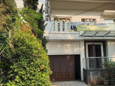 Rumah Cokro Menteng Lux Siap Huni Dijual Segera, Semua Penawaran dipertimbangkan Harus Terjual