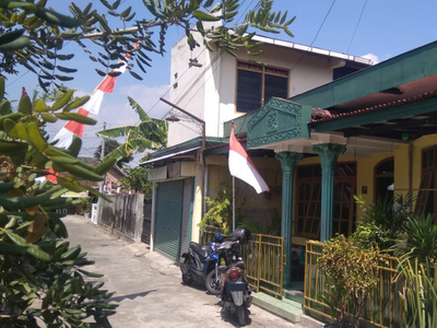 Dijual RUMAH DAN KOST DI DEKAT KAMPUS 2 STIKES PANTI RAPIH, PRING