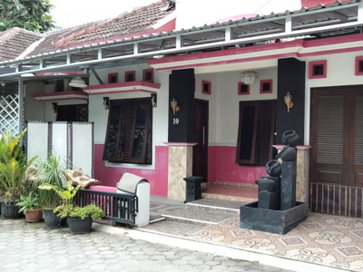 Rumah Dekat kampus UGM jl kaliurang km 6 sinduadi Mlati Sleman yogyakarta