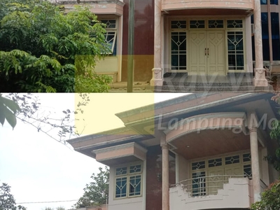 Dijual Rumah dengan halaman luas di Hadimulyo Metro Barat Kota Me