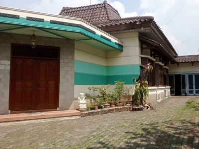 Dijual Rumah dengan halaman luas di Jatibening, Pondok Gede, Beka