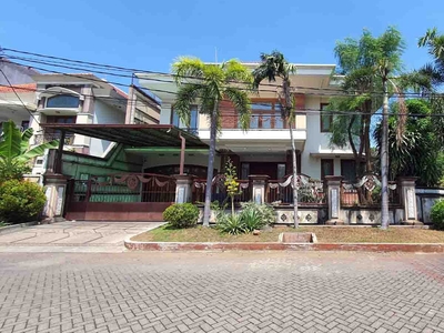 Rumah di Araya Surabaya Timur, Mewah, Klasik, Hadap Utara, Luas tanah 650 m2, Siap Huni
