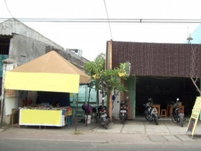 Rumah di Bratang Gede + Ramai, Nol Jalan, Cocok untuk Kantor / Resto / Klinik / Showroom dll - TAN -