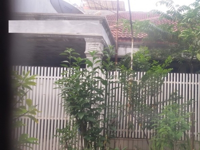 Rumah di Gading Griya Lestari Pegangsaan dua Jakarta Utara