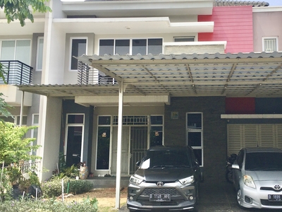 RUMAH DI GREEN LAKE CITY, CLUSTER AMERIKA LATIN