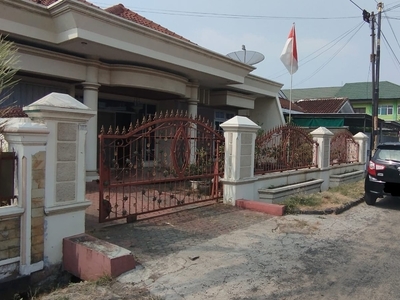 Rumah di Jalan Way Kanan Pahoman Bandarlampung