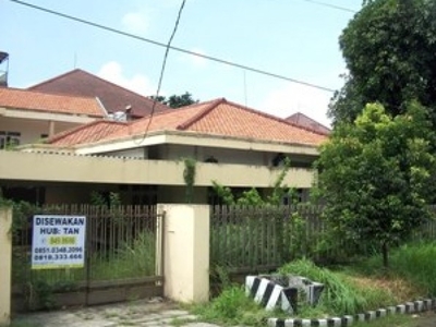 Disewa Rumah di Jemursari Selatan, ukuran 15x40M, Row Jalan Lebar