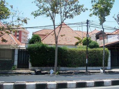 Rumah di Jl. Kutai Surabaya Pusat, bisa untuk rumah tinggal/usaha, Lokasi Strategis !!!