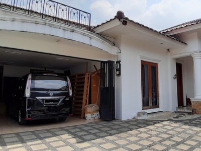 Dijual Rumah di Kemang Barat, Jakarta Selatan, Private Pool, Hada
