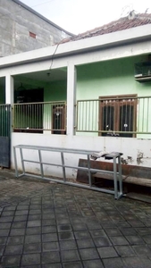 Dijual Rumah di Ketintang Timur PTT Surabaya Selatan, bisa buat r