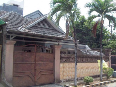 Dijual Rumah di Kutisari Indah Selatan, Bagus + Terawat, Row Jala