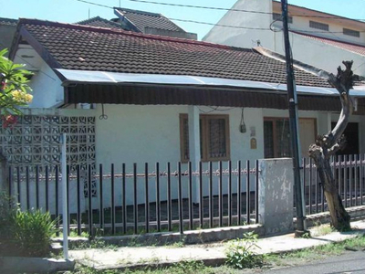 Rumah di Kutisari Indah Selatan, Hoek/Pojokan, Row Jalan depan Lebar, Bisa untuk Rumah Tinggal/Kantor