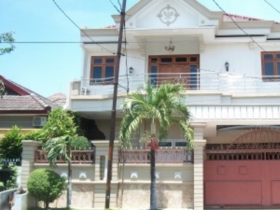 Dijual Rumah di Manyar Jaya, Bagus, Row Jalan Lebar, Lokasi Bagus
