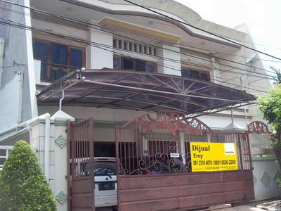 Dijual Rumah di Manyar Kertoarjo, Bagus + Terawat, Row Jalan Leba