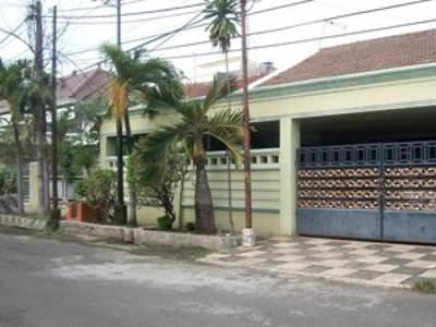 Dijual Rumah di Nginden Intan Timur, Bagus, Terawat, Row Jalan Le