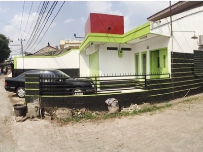 Dijual Rumah di posisi hoek siap huni di WR Supratman, Ciputat