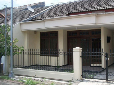 Disewa Rumah di Rungkut Mapan Barat, Bagus + Terawat, Siap Huni