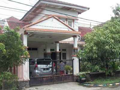 Dijual Rumah di Rungkut Mapan Selatan, Bagus + Terawat, Row Jalan