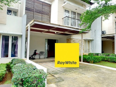 Rumah di Serenia Hills, Lebak Bulus, Jakarta Selatan, Hadap Selatan, 3 Bedroom, SHM