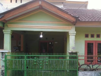 Dijual Rumah di Villa Dago Tol