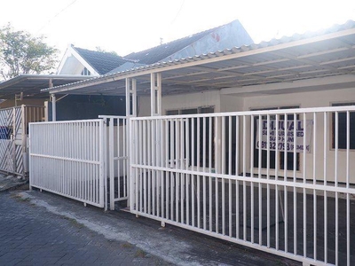 Rumah Dijual Jalan Simpang Darmo Permai Selatan Surabaya 1,5 Lantai