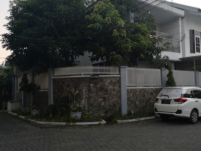 Rumah Dijual Jalan Simpang Darmo Permai Selatan Surabaya Semi Furnished Rumah Hook 2 Lantai