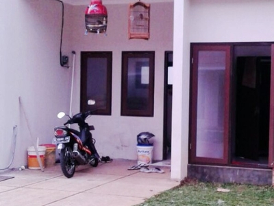 Dijual Rumah Disewakan nyaman, aman, dan siap huni Terletak di da