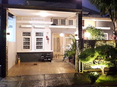 Rumah Dua Lantai di Cibubur Country