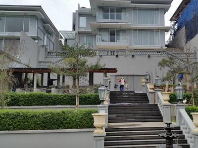 Dijual Rumah Exclusive di Dago Pakar Golf View Lapang Golf Mantap