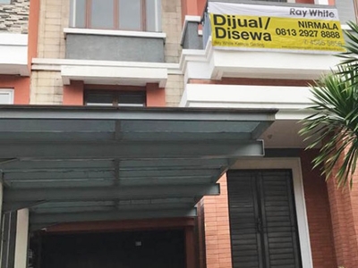 Dijual Rumah Gading Park View, Luas 9x17m2