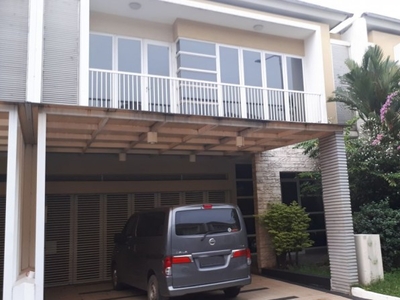 RUMAH GRAND ORCHARD CLOVER