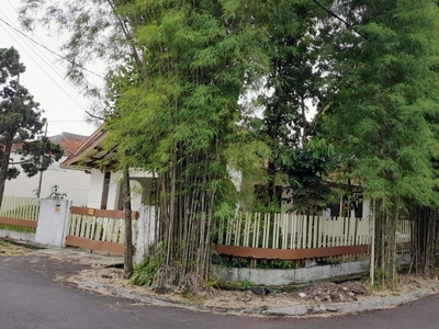 Dijual Rumah Hitung Tanah Buah Batu Bandung cocok buat Kantor ata