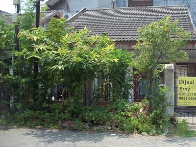 Rumah HITUNG TANAH !!! di Sutorejo Timur Surabaya Timur, Luas 9 x 17,5 m2, Hadap Utara, SHM