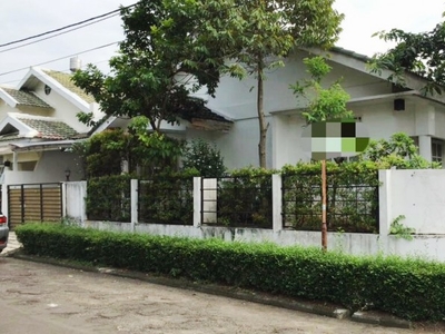 Dijual Rumah HOOK, Nyaman dan Siap Huni di Jl. Mertilang