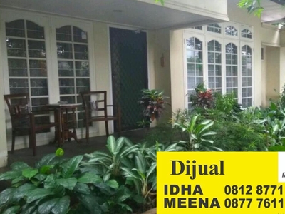 Rumah Klasik Halaman Luas di Cilandak, Jakarta Selatan