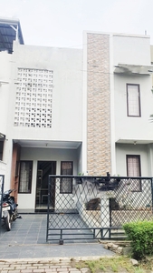 Dijual Rumah Kos an 2 lantai harga 2M an di cluster Bintaro Jaya