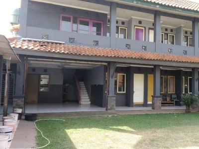 Rumah Kost Halaman Luas dan Rumah Utama Di Jatinangor