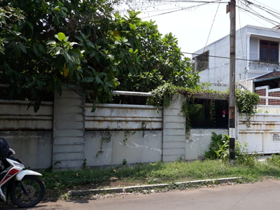 Dijual Rumah Lama di Bukit Cinere, Dijual Cepat. Turun Harga!