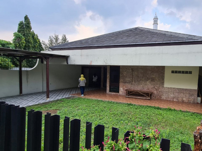 Rumah Lokasi Strategis Dekat Jalan Raya Pondok Pinang