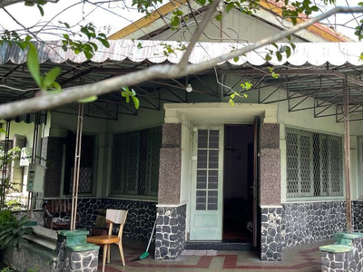 Dijual Rumah Lokasi Strategis dengan Halaman Luas @Tugu, Yogyakar