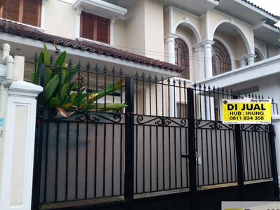 Dijual Rumah lux nan megah ini terletak di komplek Lebak Bulus Ja