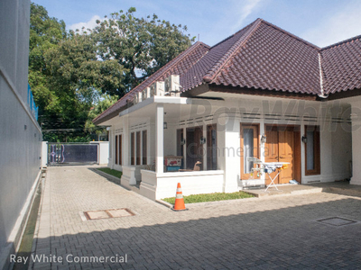 Rumah Menteng Renovasi Bagus Strategis Segitiga Emas Jakarta