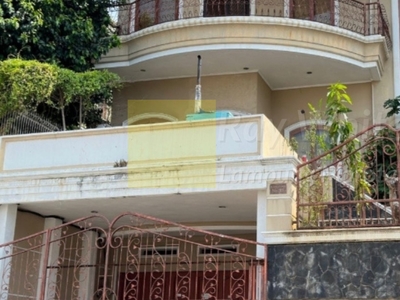 Rumah Mewah 2 lantai Lokasi di Teluk bandar Lampung