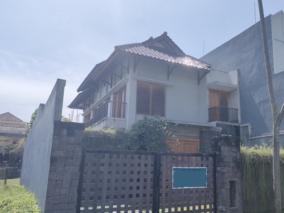 Rumah Mewah Dengan Kolam Renang New Indie Araya Malang