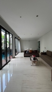 Rumah Mewah dengan Kolam Renang, Siap Huni, Cipete Jakarta Selatan