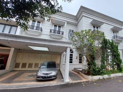 Dijual Rumah Mewah di Kebayoran Lama