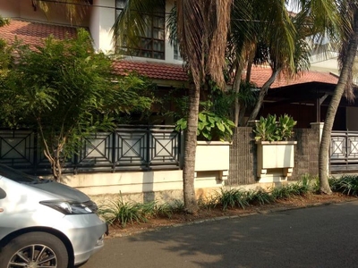 Rumah mewah dng tanah luas, bagus,siap huni di Bintaro Jaya sektor 1